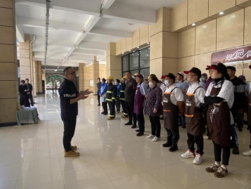 f24314694f7de9fa23a4949f5851877